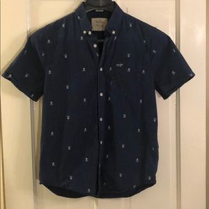 Hollister short sleeved button up skulls